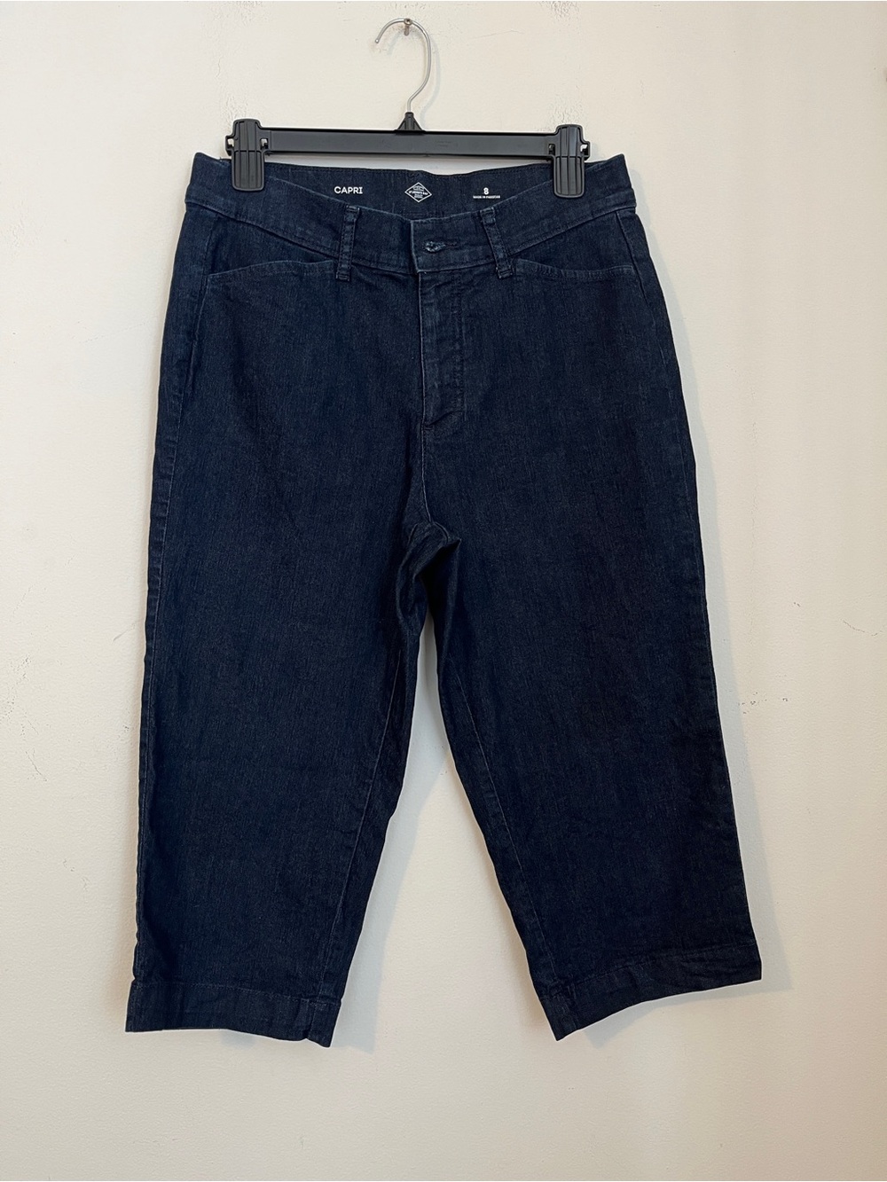 St John’s bay Women Capri Jeans Dark Navy size 8 Cotton Blend with zip pockets